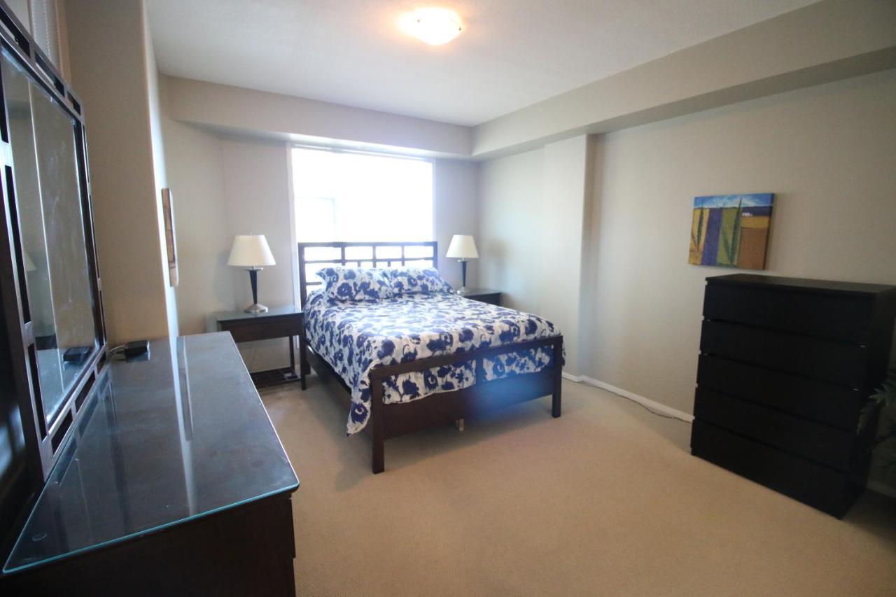 Sunset Waterfront Resort By Discover Kelowna Resort Accommodations Ngoại thất bức ảnh