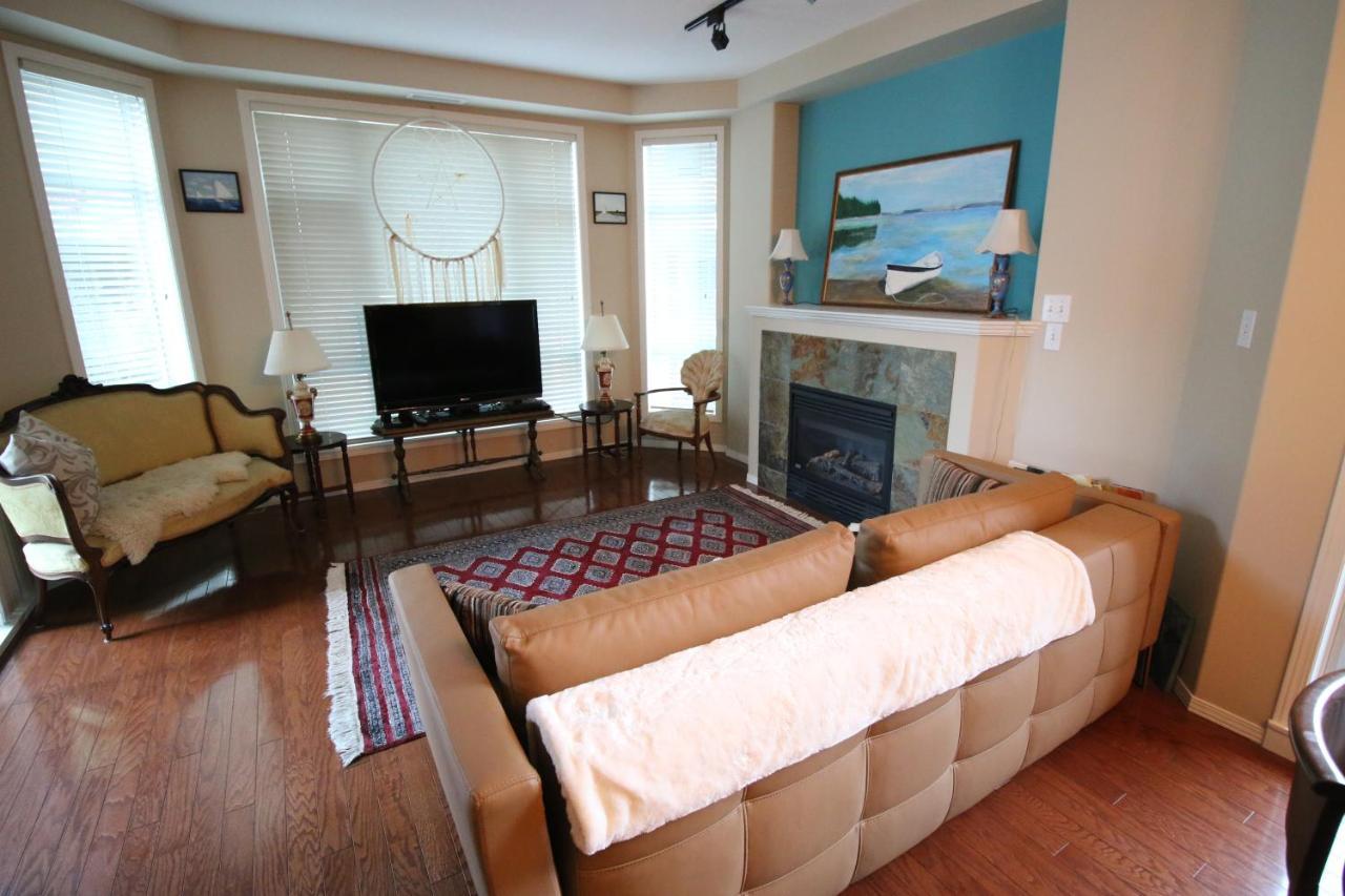 Sunset Waterfront Resort By Discover Kelowna Resort Accommodations Ngoại thất bức ảnh