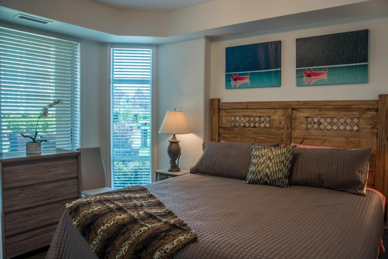Sunset Waterfront Resort By Discover Kelowna Resort Accommodations Ngoại thất bức ảnh