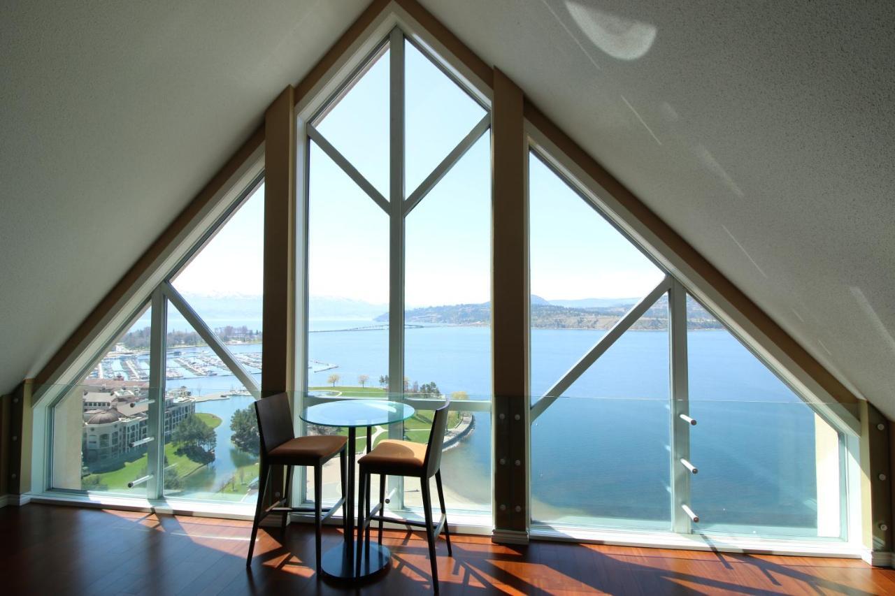 Sunset Waterfront Resort By Discover Kelowna Resort Accommodations Ngoại thất bức ảnh