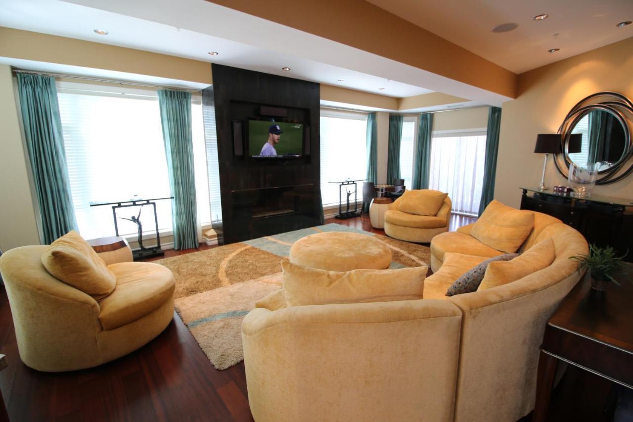 Sunset Waterfront Resort By Discover Kelowna Resort Accommodations Ngoại thất bức ảnh